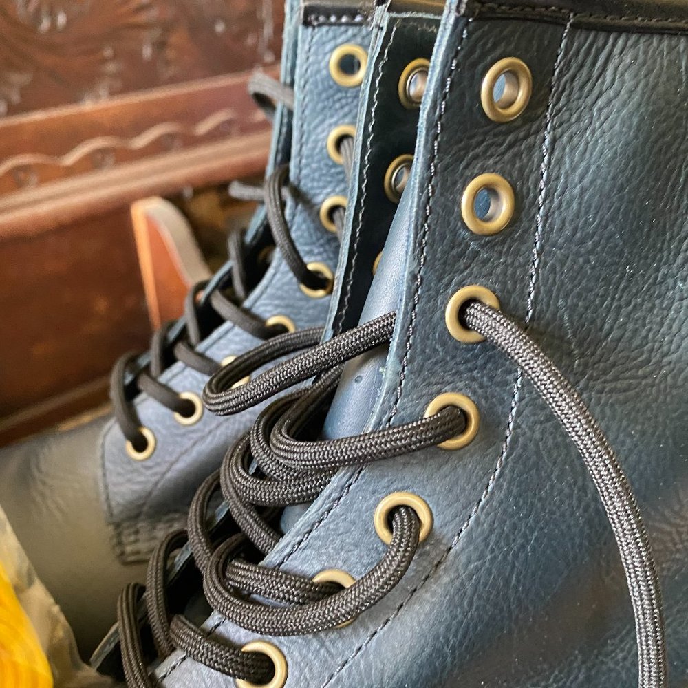 SUPER RARE Doc Martens CARPATHIAN LAKE BLUE 1460 Boots Men's 10 UNWORN